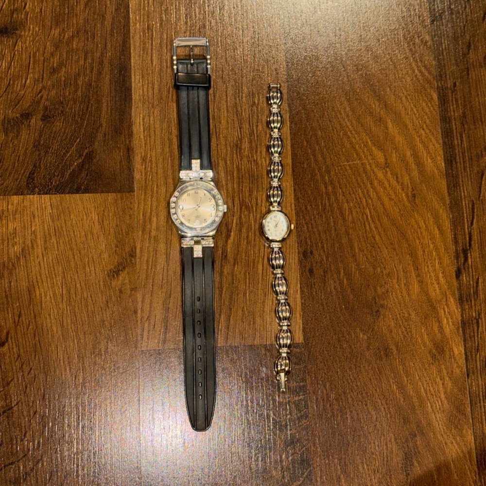Lot Of 2 Vintage Women’s Watches (Swatch Swiss And Vogue Quartz)